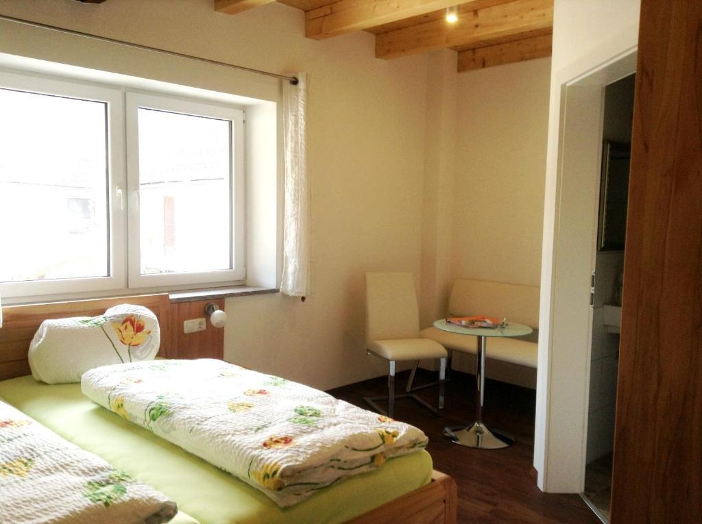 Peterseil'S Radl Zimmer Mauthausen Exterior foto